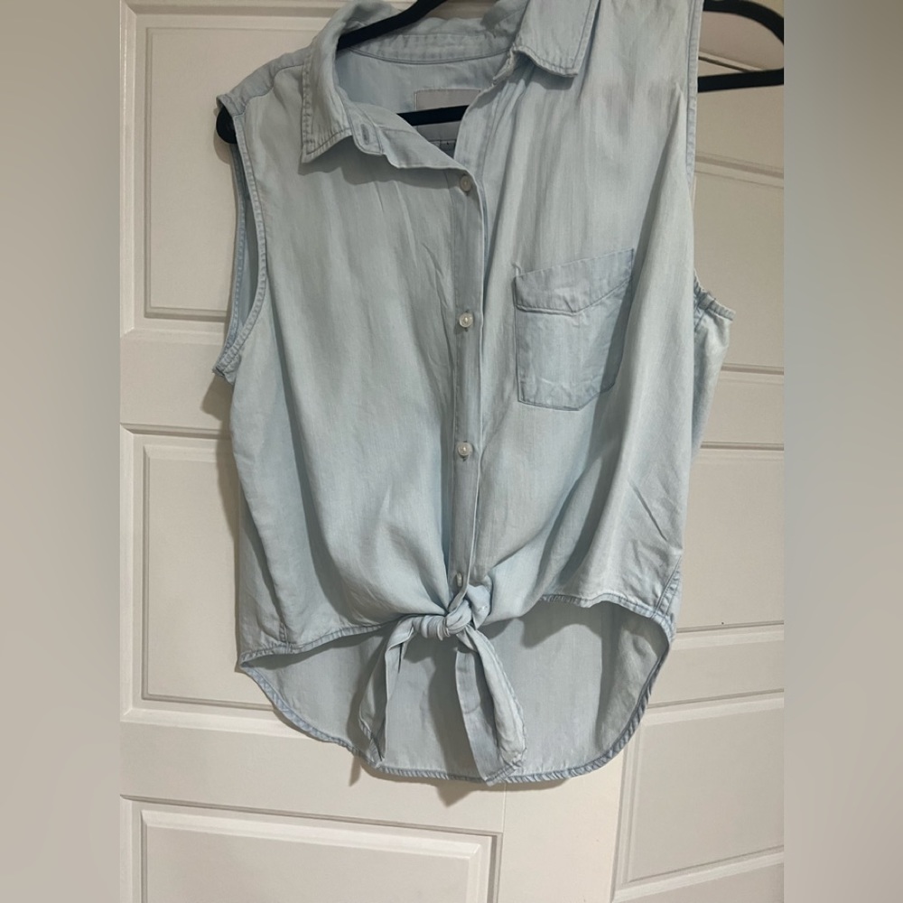 Rails, short sleeve, chambray blue front tie top